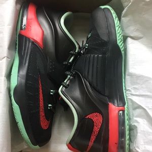 KD 7s “bad apples”